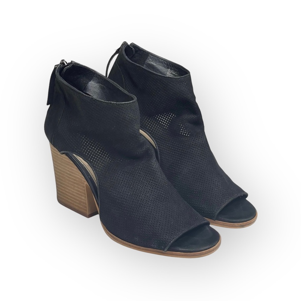 Vince Camuto 𖦹 Bevina Perforated Leather Cut Out Peep Toe Booties 𖦹 Black 8.5M - Picture 9 of 16